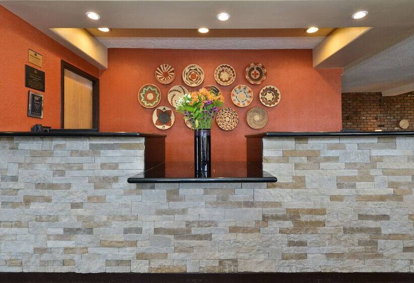 هتل Best Western Pony Soldier Inn & Suites