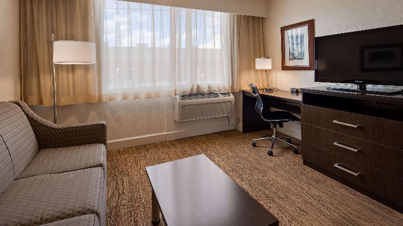 هتل Best Western Pony Soldier Inn & Suites