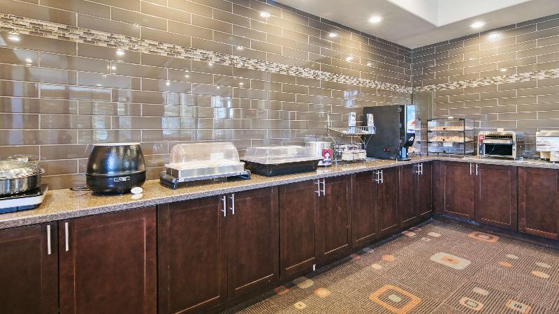 هتل Best Western Pony Soldier Inn & Suites