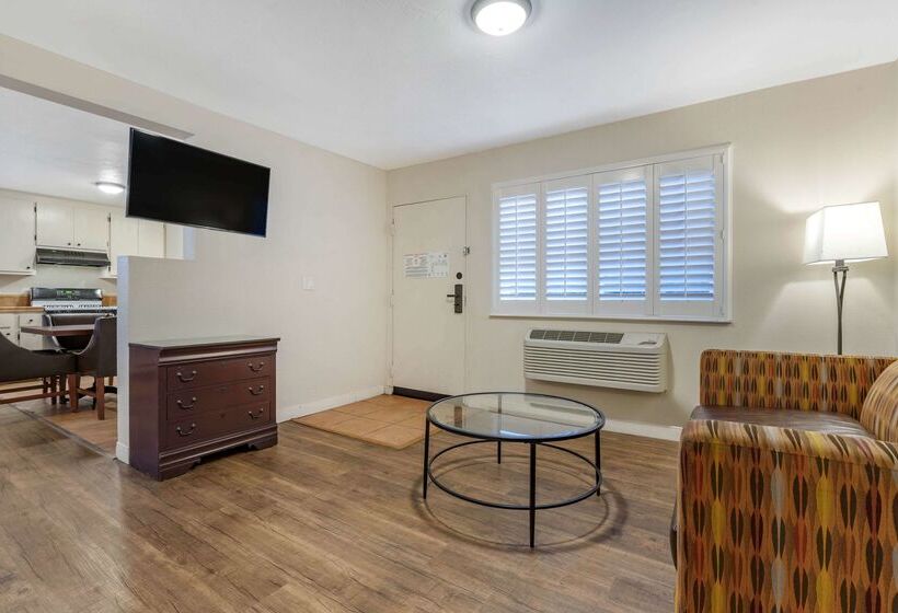 فندق Best Western Rose Garden Inn