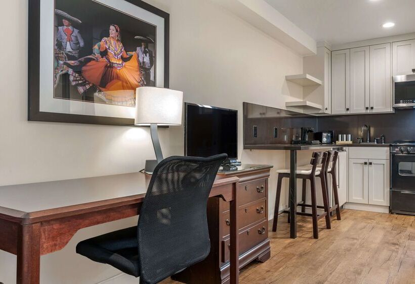 فندق Best Western Rose Garden Inn