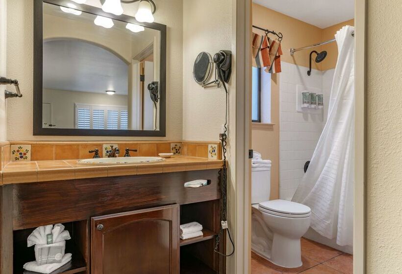 فندق Best Western Rose Garden Inn