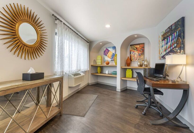 فندق Best Western Rose Garden Inn