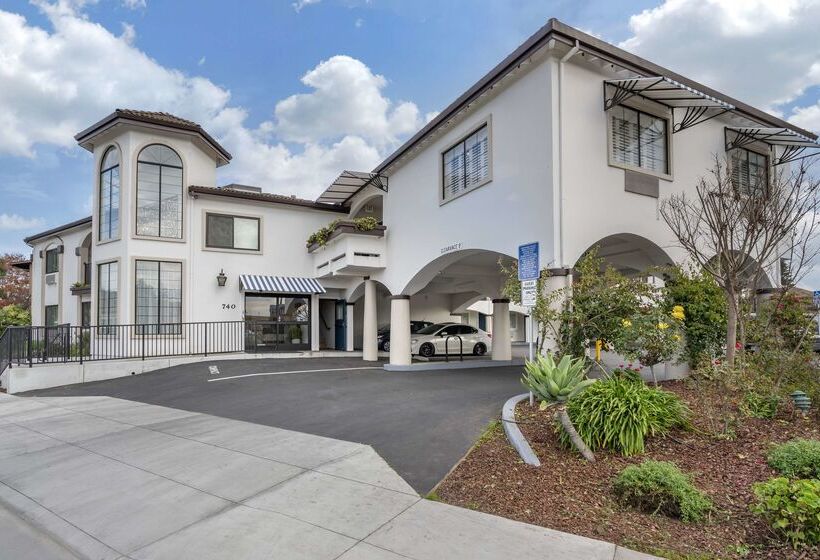 فندق Best Western Rose Garden Inn