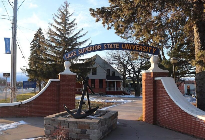 فندق Best Western Sault Ste. Marie