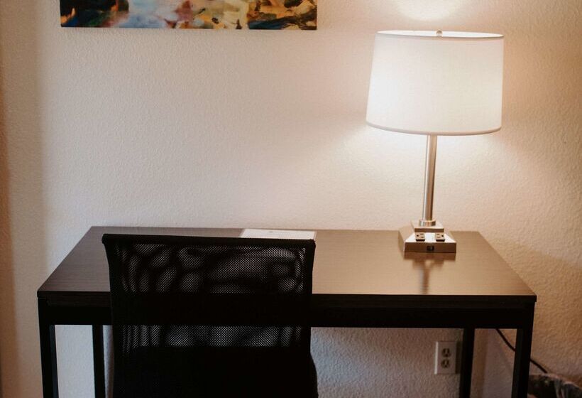 Отель Best Western Sonoma Winegrower's Inn