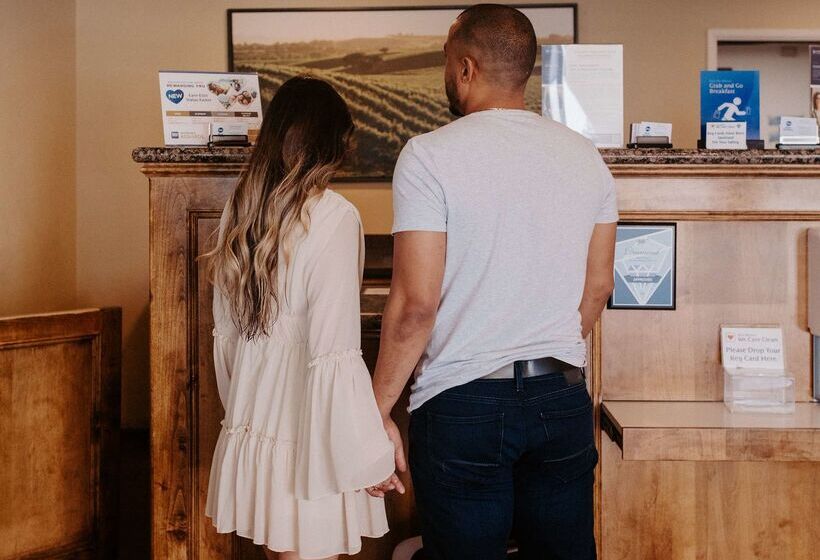 Отель Best Western Sonoma Winegrower's Inn