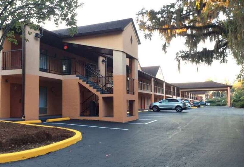 בית מלון כפרי Best Western Tallahasseedowntown Inn And Suites