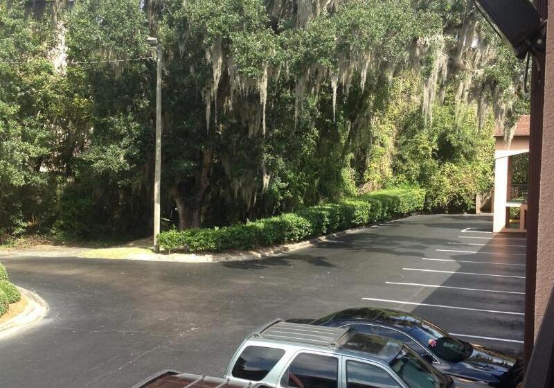 בית מלון כפרי Best Western Tallahasseedowntown Inn And Suites