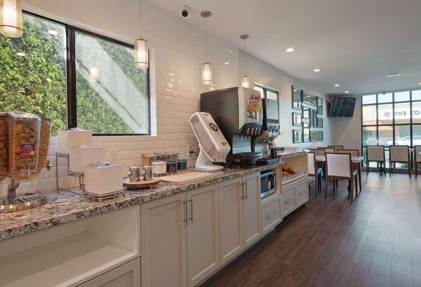 فندق Best Western Woodland Hills