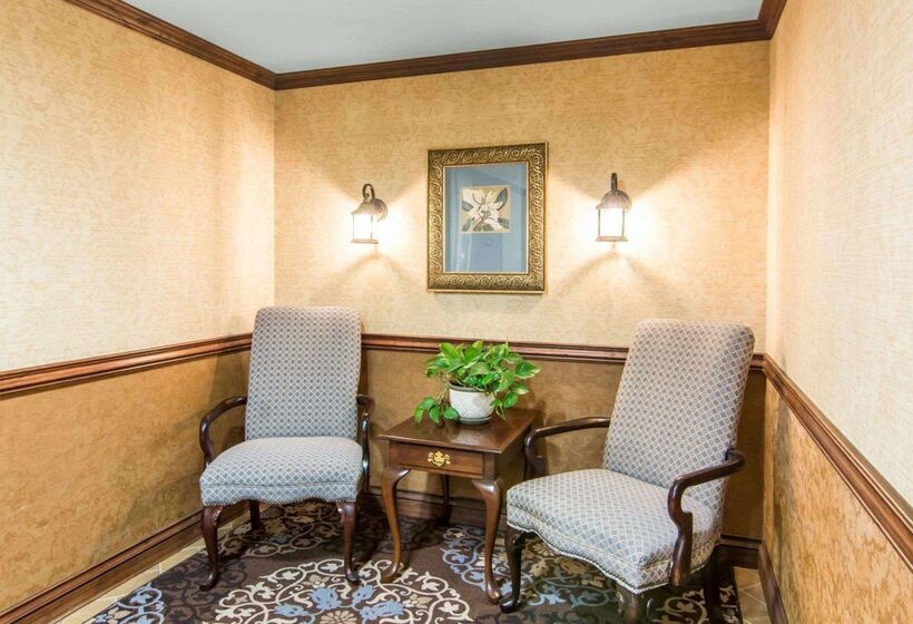هتل Bluegreen Vacations Patrick Henry Sqr, Ascend Resort Collection