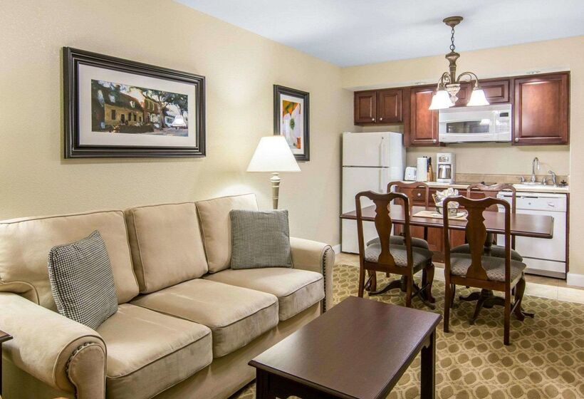 בית מלון כפרי Bluegreen Vacations Patrick Henry Sqr, Ascend Resort Collection