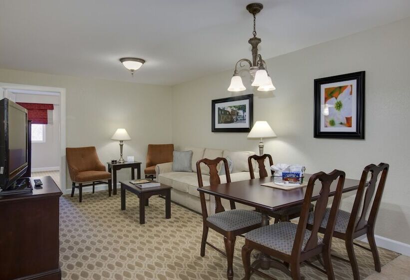 בית מלון כפרי Bluegreen Vacations Patrick Henry Sqr, Ascend Resort Collection