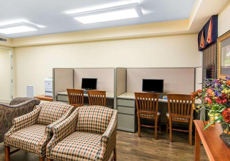 בית מלון כפרי Bluegreen Vacations Patrick Henry Sqr, Ascend Resort Collection