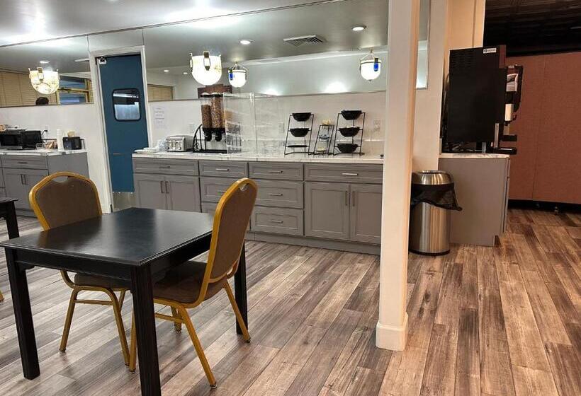 בית מלון כפרי Red Roof Inn Yuba City Bonanza   Marysville