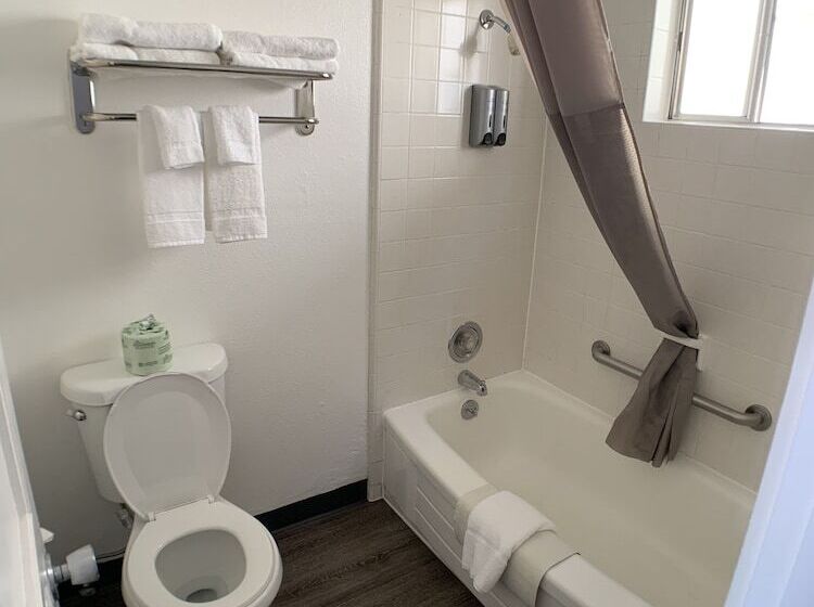 فندق Brookings Inn Resort