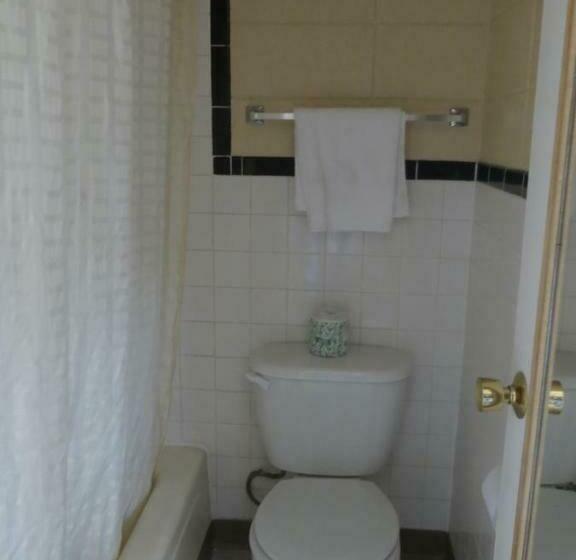 هتل Budget Inn Express Bismarck