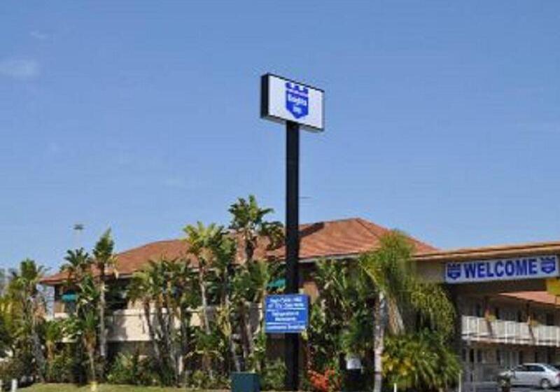 فندق Buena Park Inn