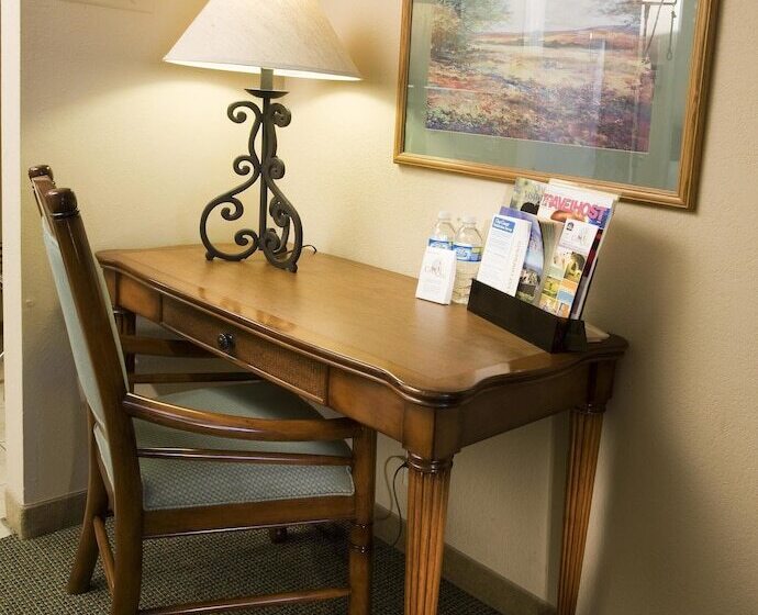 בית מלון כפרי Casa Ojai Inn