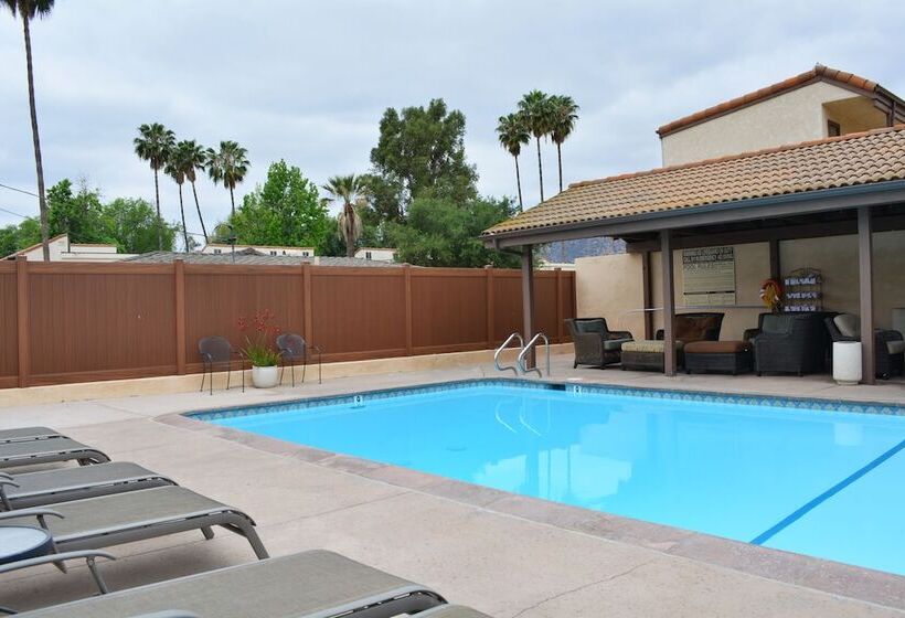 בית מלון כפרי Casa Ojai Inn