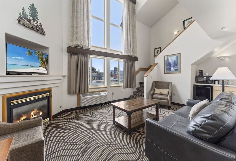 Cedar Street Hotel & Suites