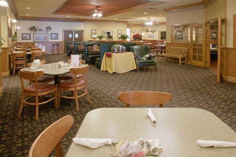 בית מלון כפרי Clarion Inn & Conference Center
