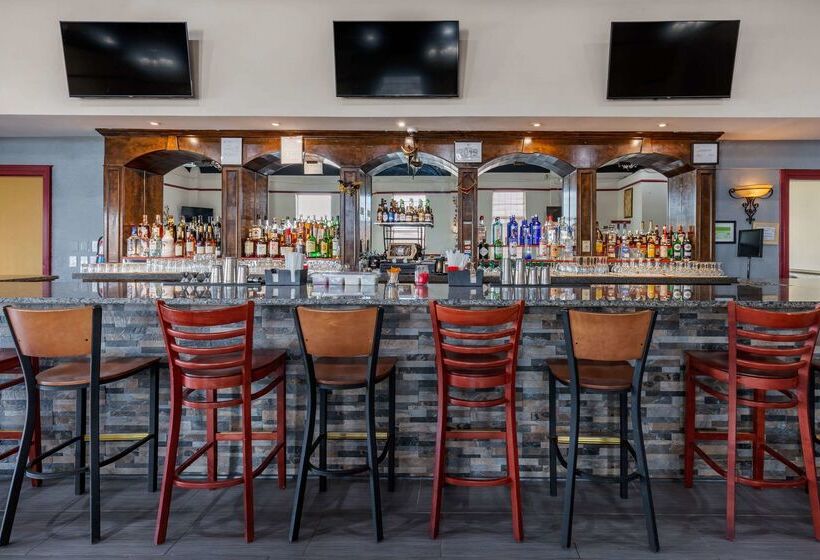 호텔 Clarion Inn Falls Church-Arlington