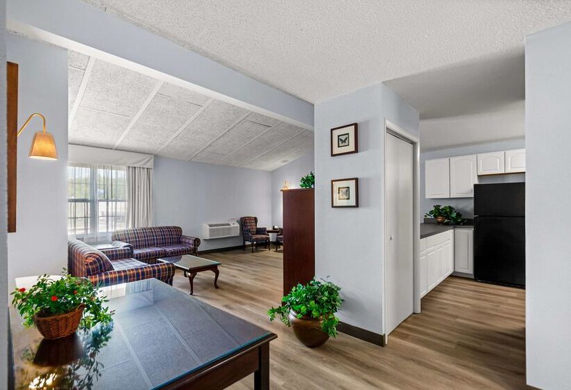 호텔 Clarion Inn Falls Church-Arlington