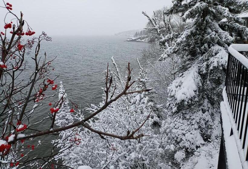 호텔 Cliff Dweller On Lake Superior