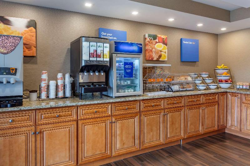 فندق Comfort Inn & Suites Rochelle   Dekalb