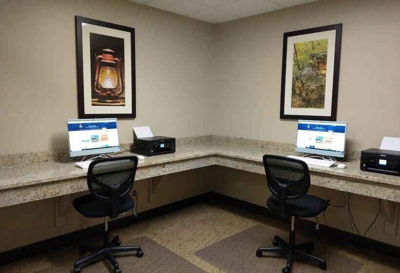 فندق Comfort Inn & Suites Rochelle   Dekalb