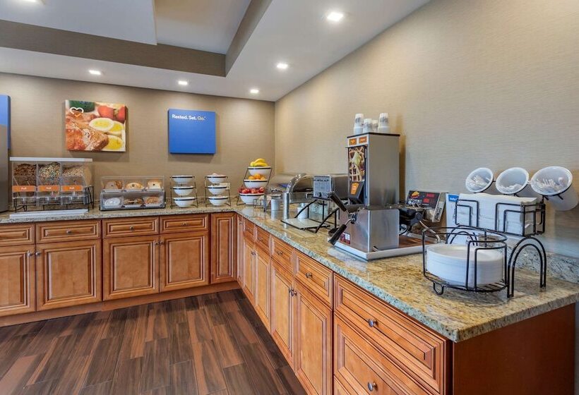 فندق Comfort Inn & Suites Rochelle   Dekalb