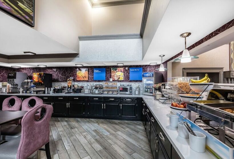 فندق Comfort Inn & Suites Nashville Near Tanger Outlets I 24 Antioch