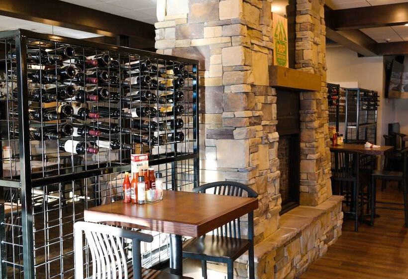 Copper King Convention Center, Ascend Hotel Collection