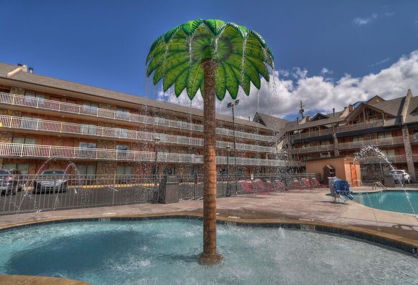 호텔 Crossroads Inn & Suites