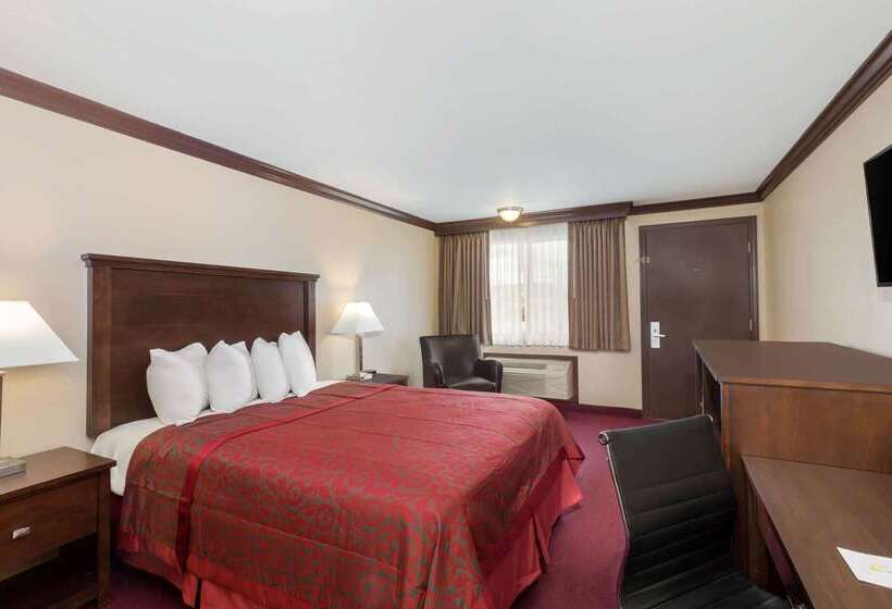 Отель Days Inn By Wyndham Auburn