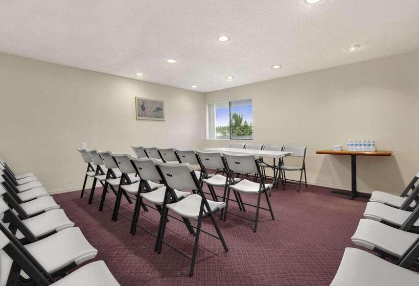 فندق Days Inn By Wyndham Auburn