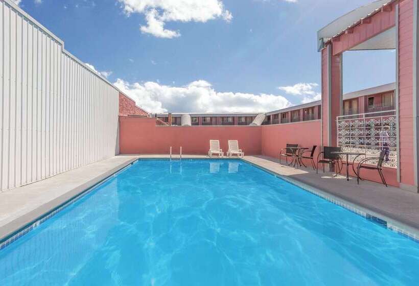 Отель Days Inn By Wyndham Burns