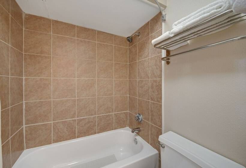 酒店 Days Inn By Wyndham College Station University Drive