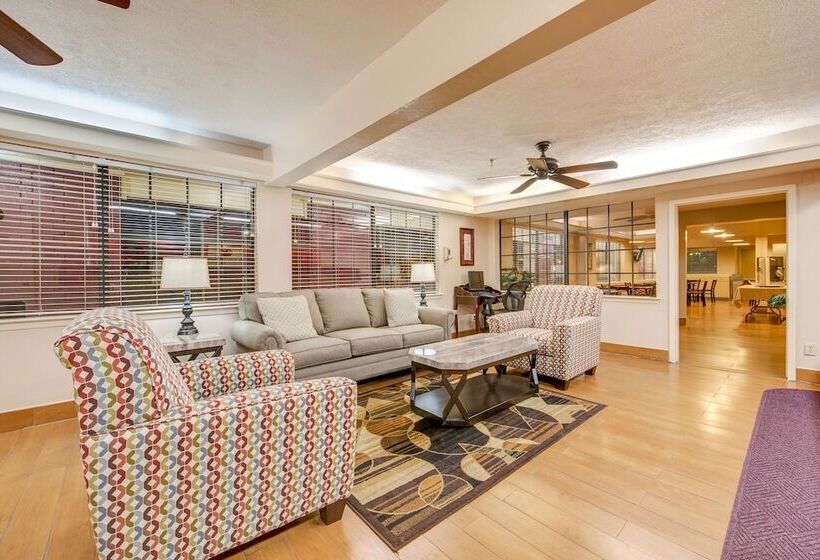 酒店 Days Inn By Wyndham College Station University Drive