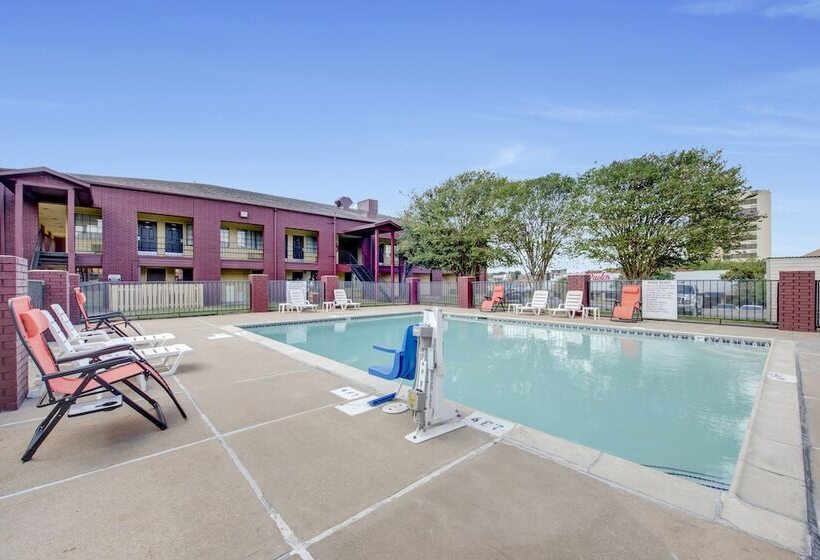 酒店 Days Inn By Wyndham College Station University Drive