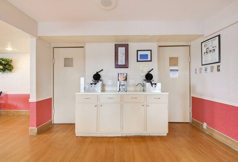 酒店 Days Inn By Wyndham College Station University Drive