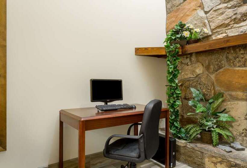 فندق Days Inn By Wyndham Delta