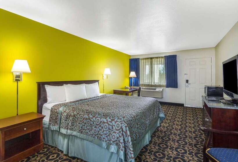 فندق Days Inn By Wyndham Delta