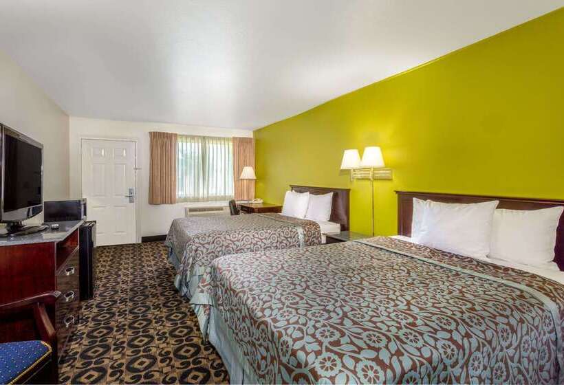 فندق Days Inn By Wyndham Delta