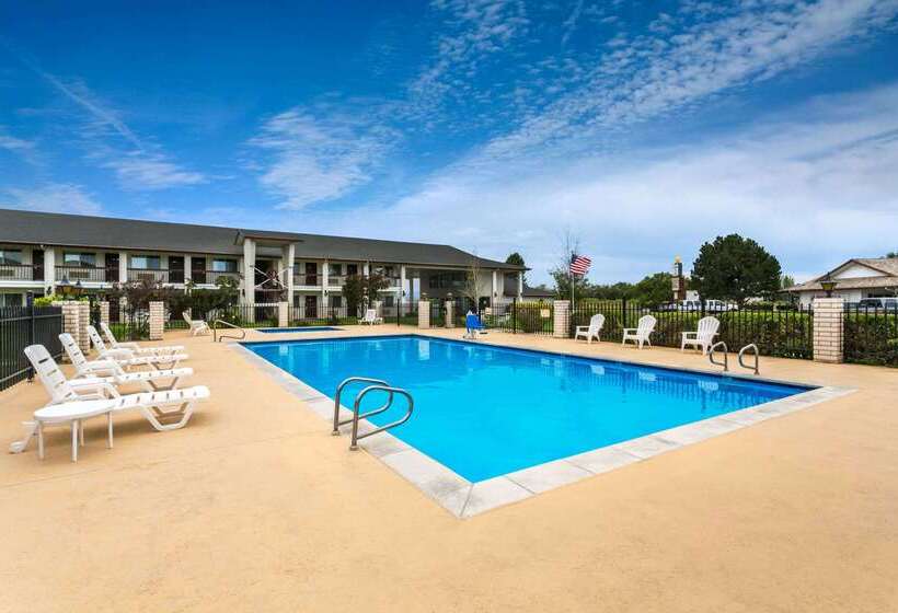 فندق Days Inn By Wyndham Delta