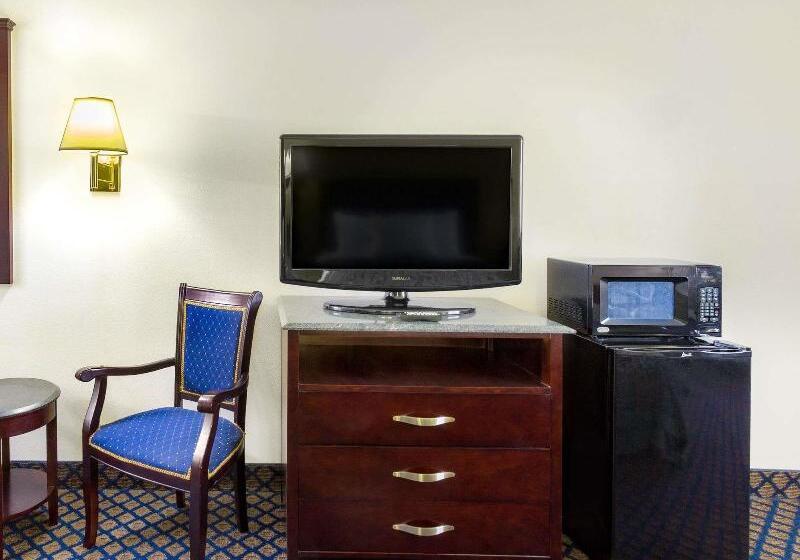فندق Days Inn By Wyndham Delta