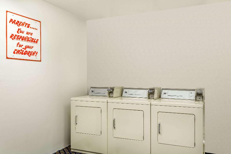 فندق Days Inn By Wyndham Delta