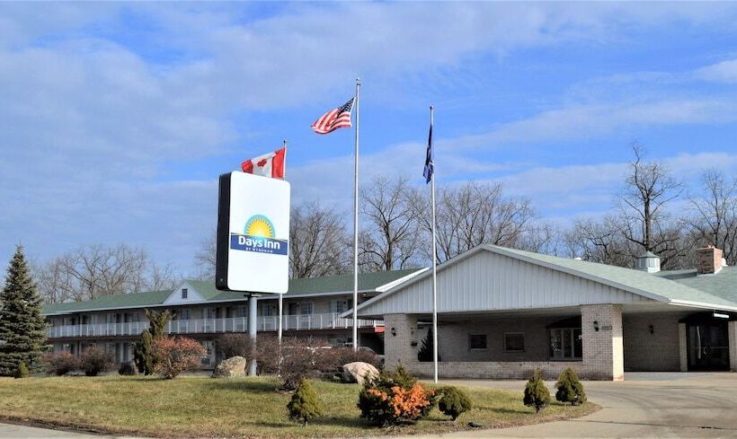 בית מלון כפרי Days Inn By Wyndham Whitmore Lake