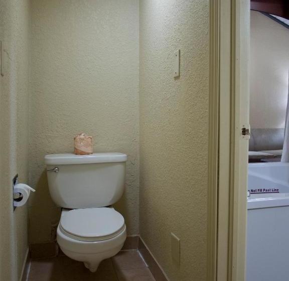 酒店 Days Inn & Suites By Wyndham Coralville / Iowa City